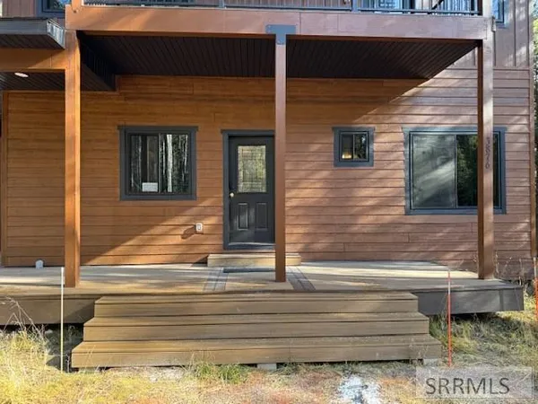 $949,000 | 3876 Rainbow Drive, Island Park, ID 83429