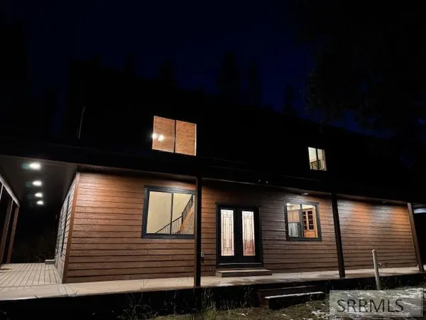 $949,000 | 3876 Rainbow Drive, Island Park, ID 83429