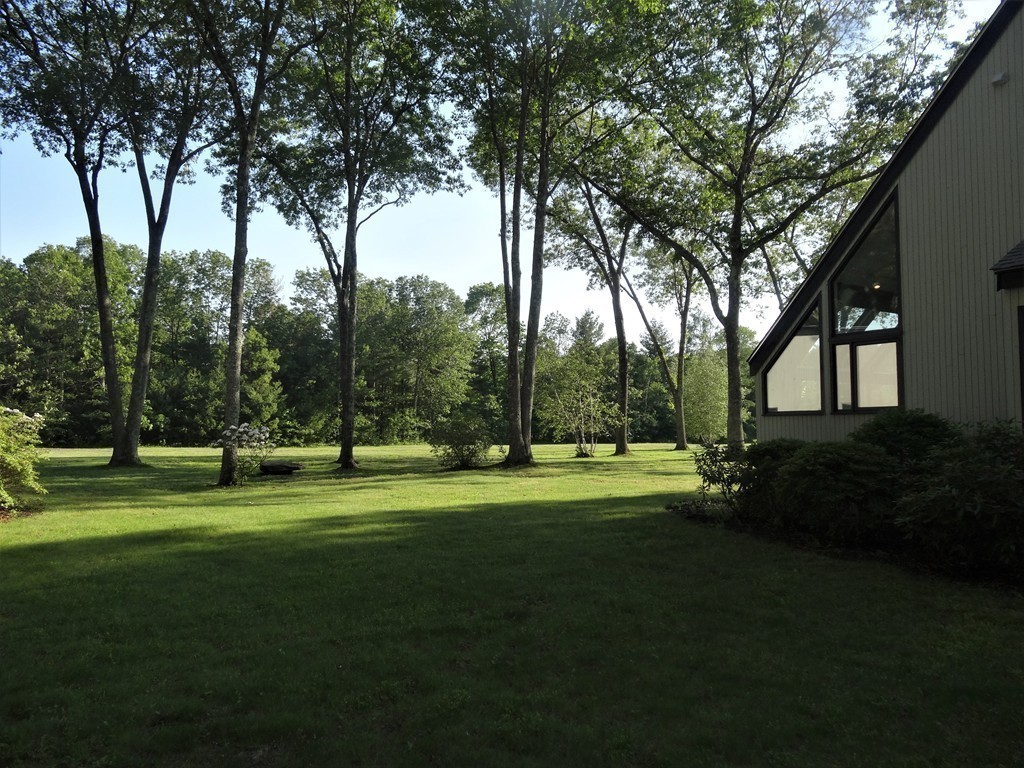 72 Summer Road Berlin, MA 01503 - Photo 3 of 9 Gallery Image 3