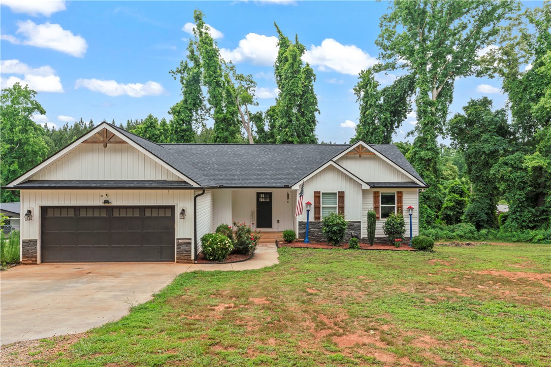 429 Nelson Drive Anderson, SC 29621 - Photo 2 of 32