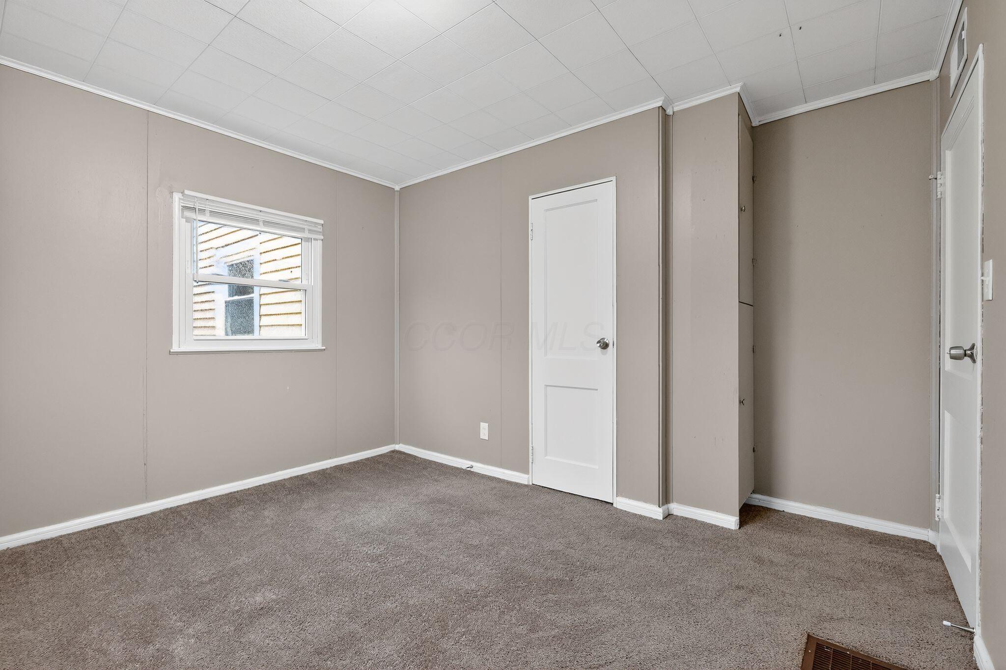 290 South Hampton Road Columbus, OH 43213 - Photo 20 of 32