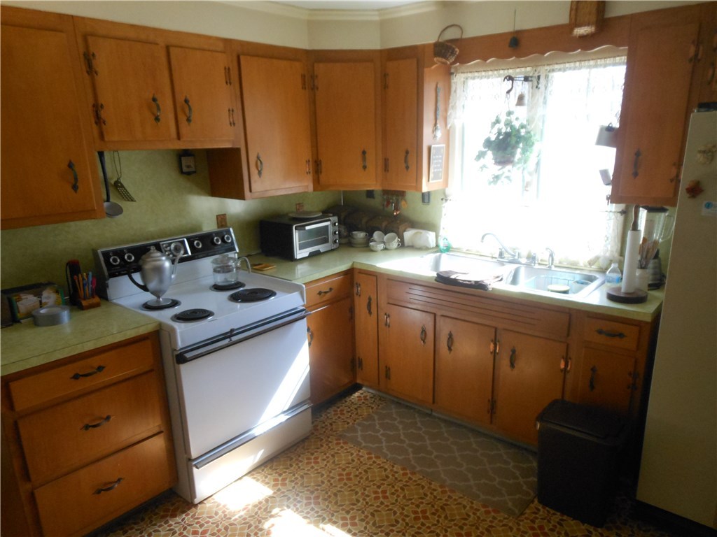 50 Pole Bridge Road Scituate, RI 02857 - Photo 8 of 16 KITCHEN WITH DINING AREA