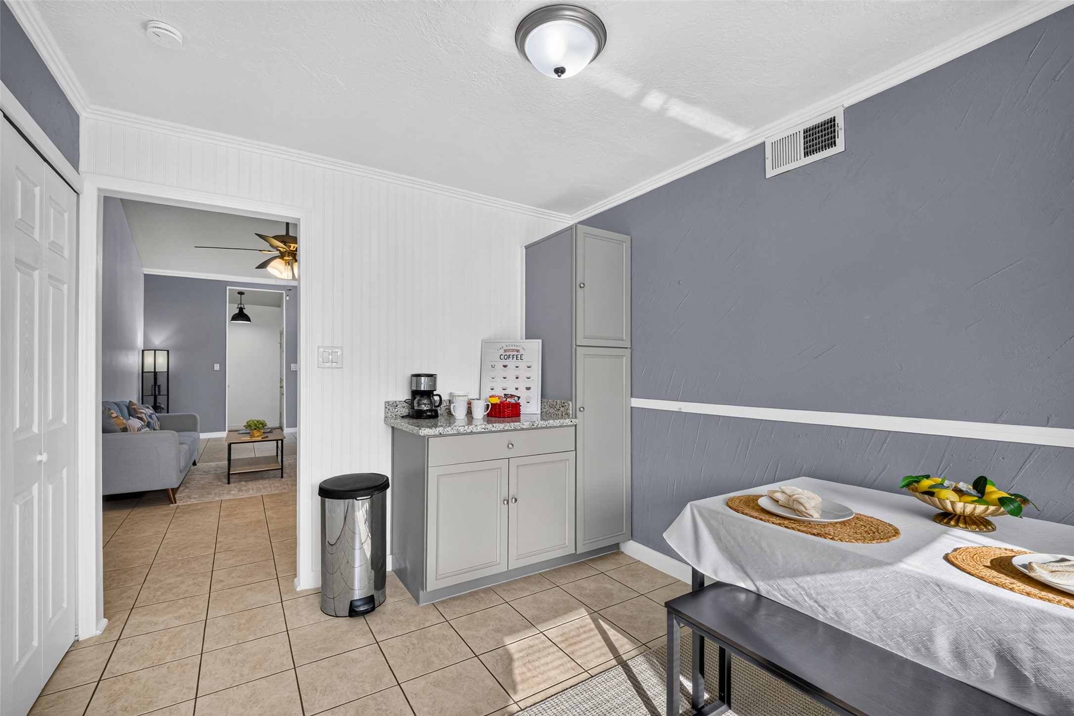6401 Deihl Road, Unit 301 Houston, TX 77092 - Photo 7 of 31 Your area to gather for breakfast and brew your coffee.