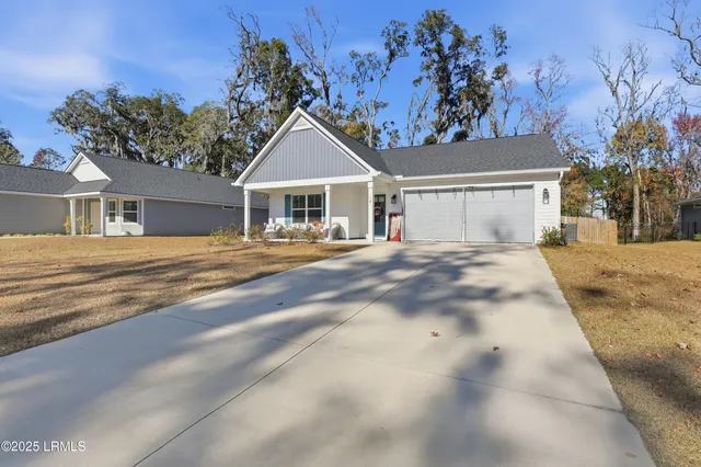 $395,000 | 119 Teal Bluff Boulevard, Seabrook, SC 29940