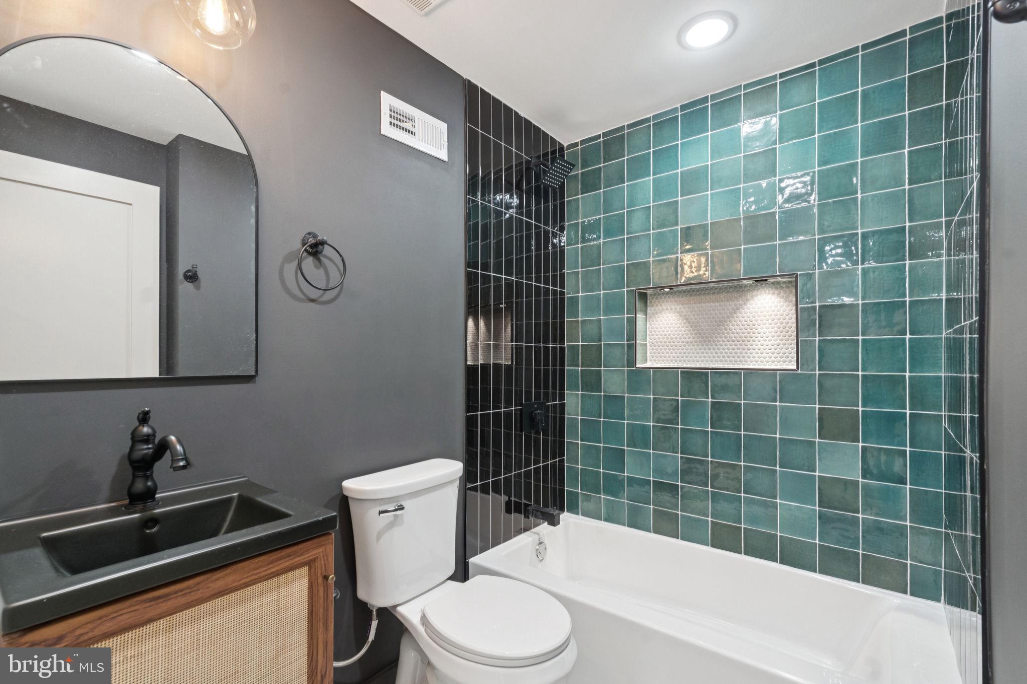 1816 South Mole Street Philadelphia, PA 19145 - Photo 19 of 37