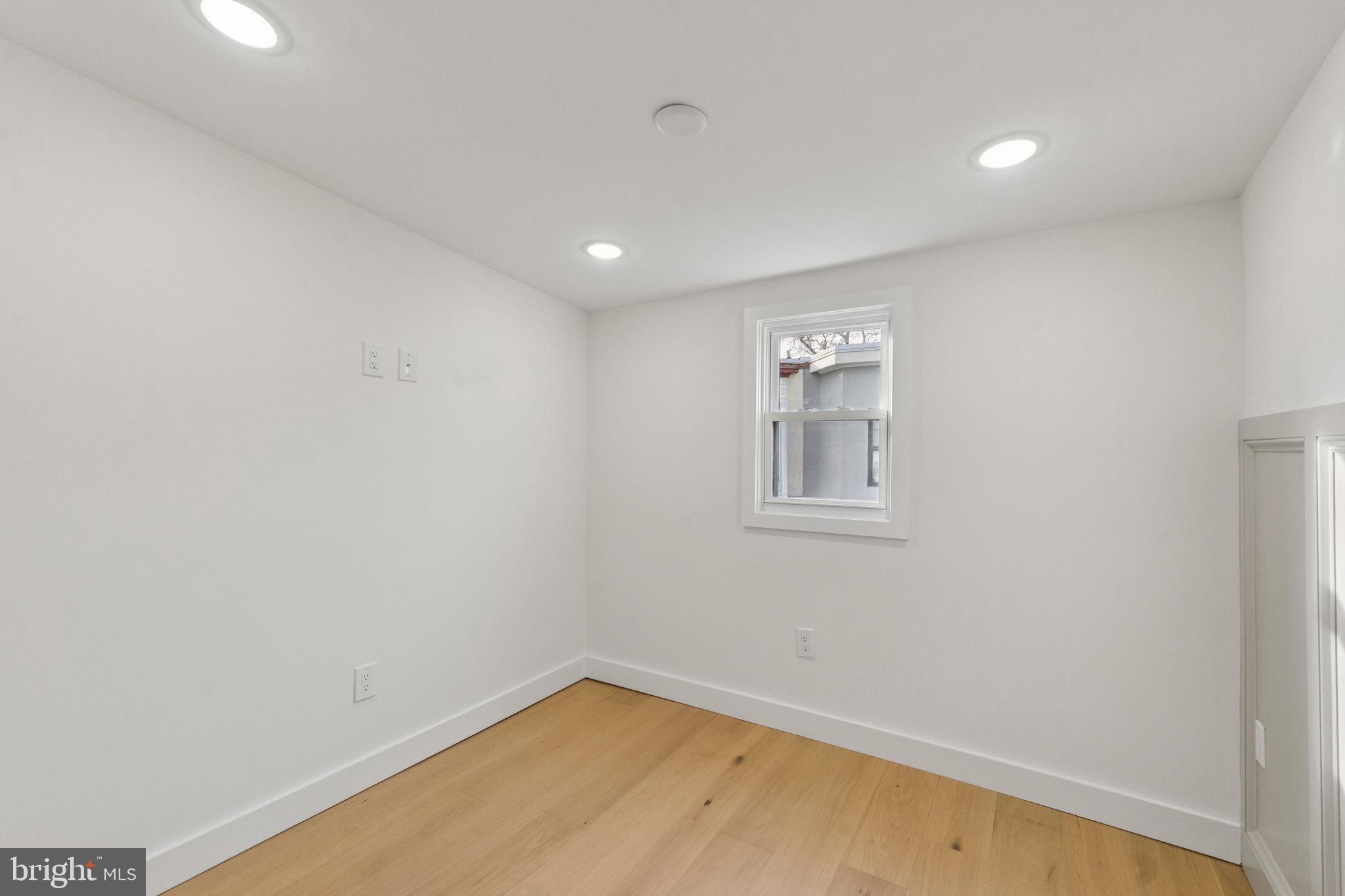 1816 South Mole Street Philadelphia, PA 19145 - Photo 22 of 37