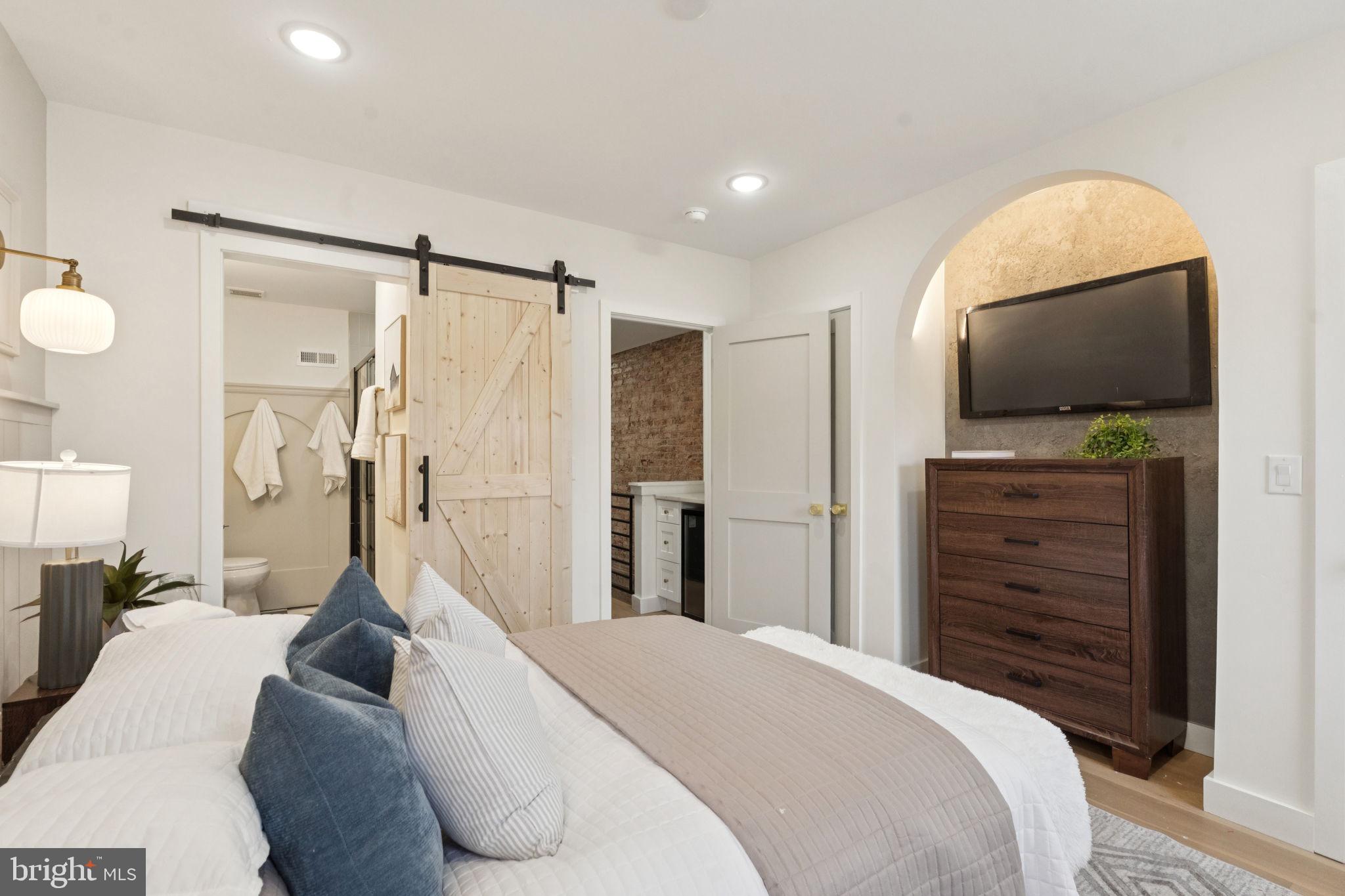 1816 South Mole Street Philadelphia, PA 19145 - Photo 25 of 37