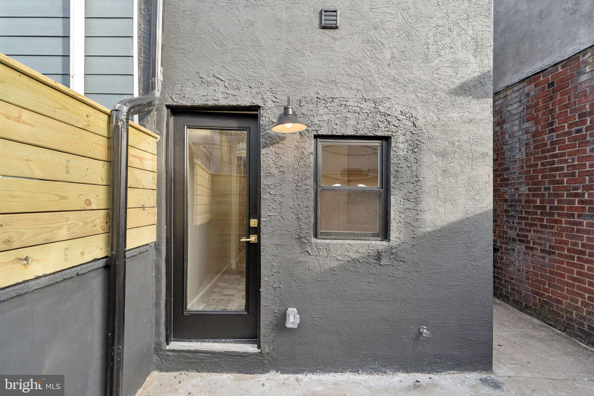 1816 South Mole Street Philadelphia, PA 19145 - Photo 33 of 37