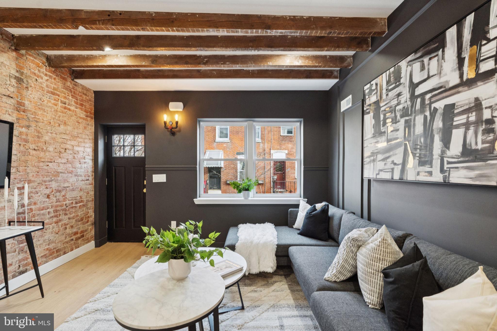 1816 South Mole Street Philadelphia, PA 19145 - Photo 4 of 37