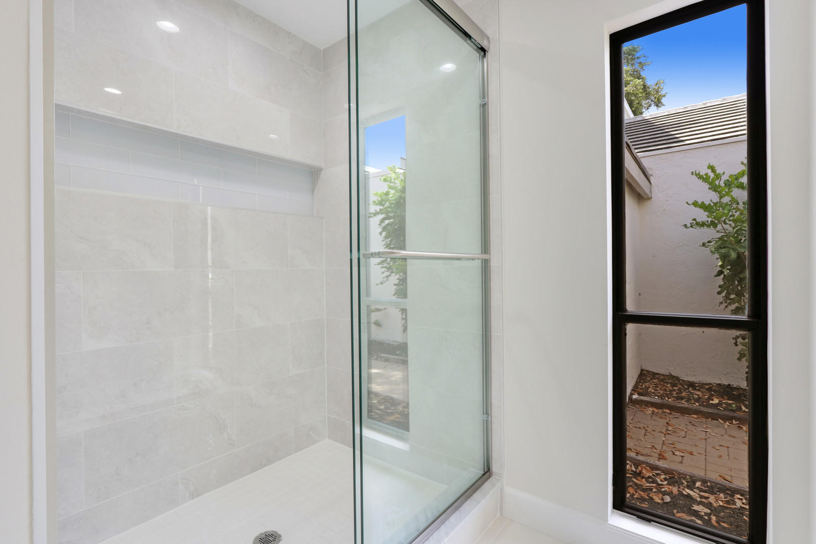 17029 Traverse Circle Jupiter, FL 33477 - Photo 15 of 30 Master Bath
