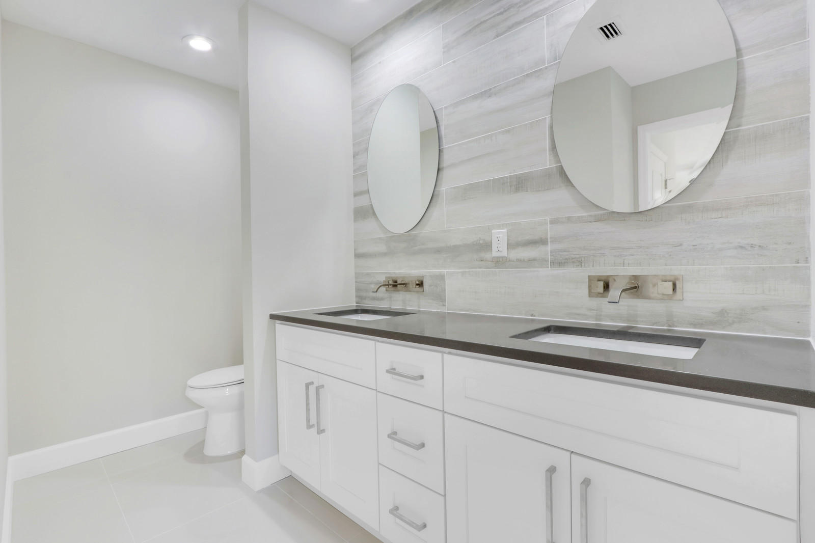 17029 Traverse Circle Jupiter, FL 33477 - Photo 16 of 30 Master Bath
