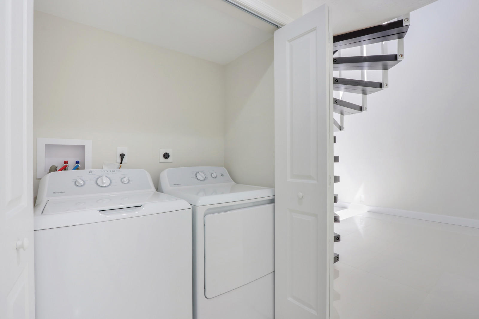 17029 Traverse Circle Jupiter, FL 33477 - Photo 21 of 30 Laundry