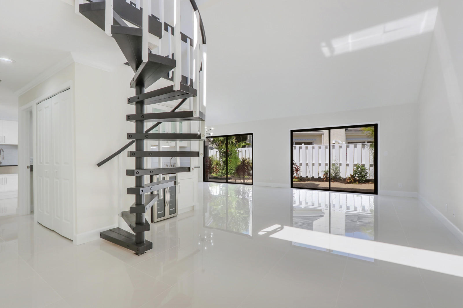 17029 Traverse Circle Jupiter, FL 33477 - Photo 4 of 30 Living Room