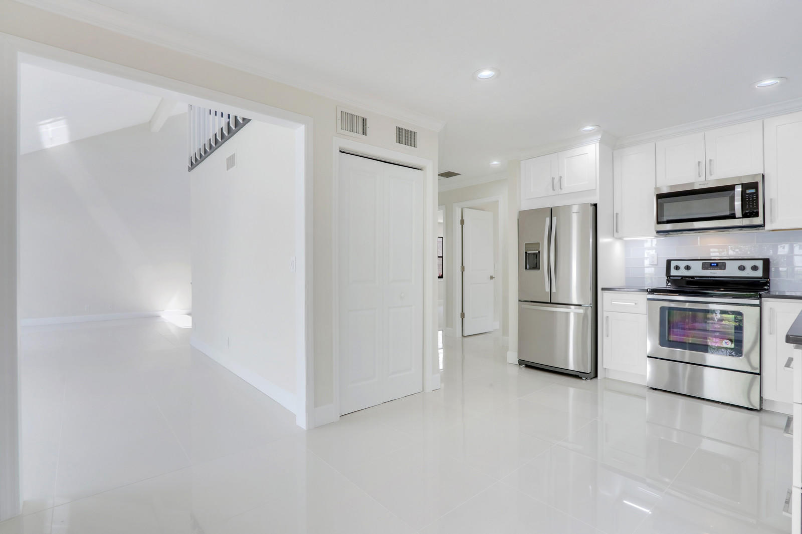 17029 Traverse Circle Jupiter, FL 33477 - Photo 10 of 30 Kitchen