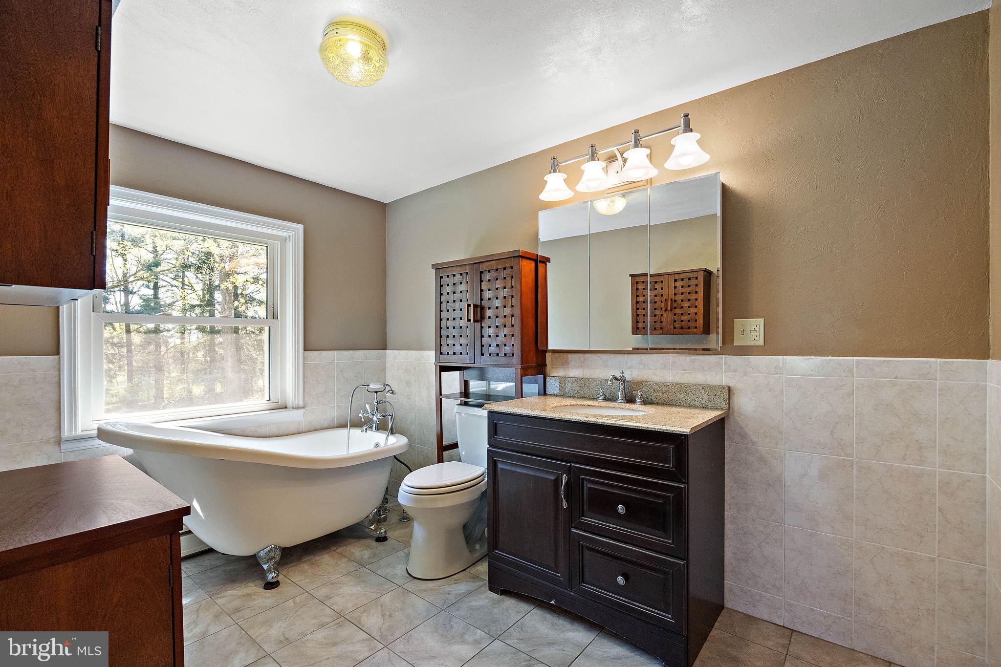 2324 West Chester Road Coatesville, PA 19320 - Photo 17 of 29 Primary Bath