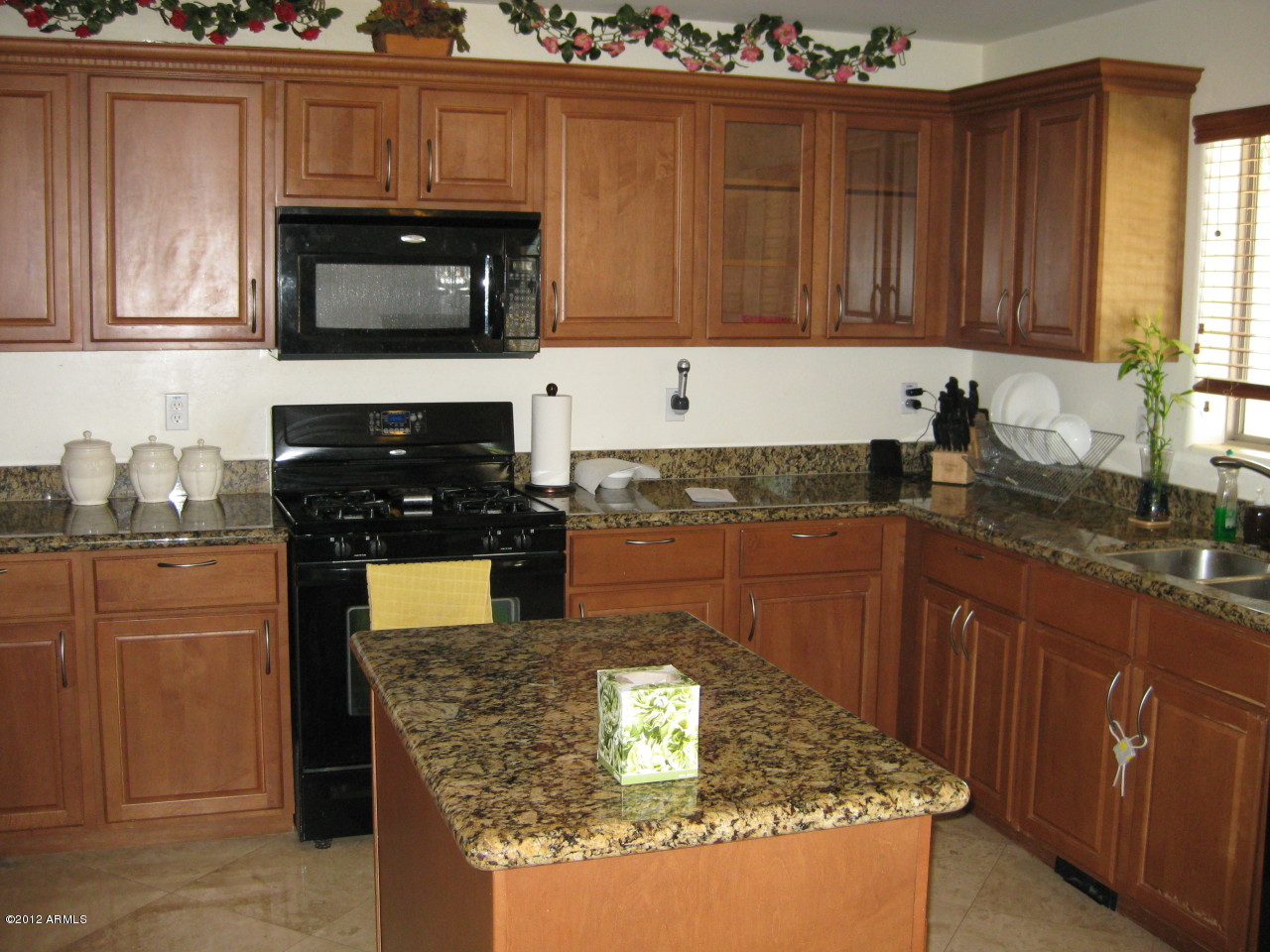 2333 West Steed Ridge Phoenix, AZ 85085 - Photo 4 of 12 04kitchen1