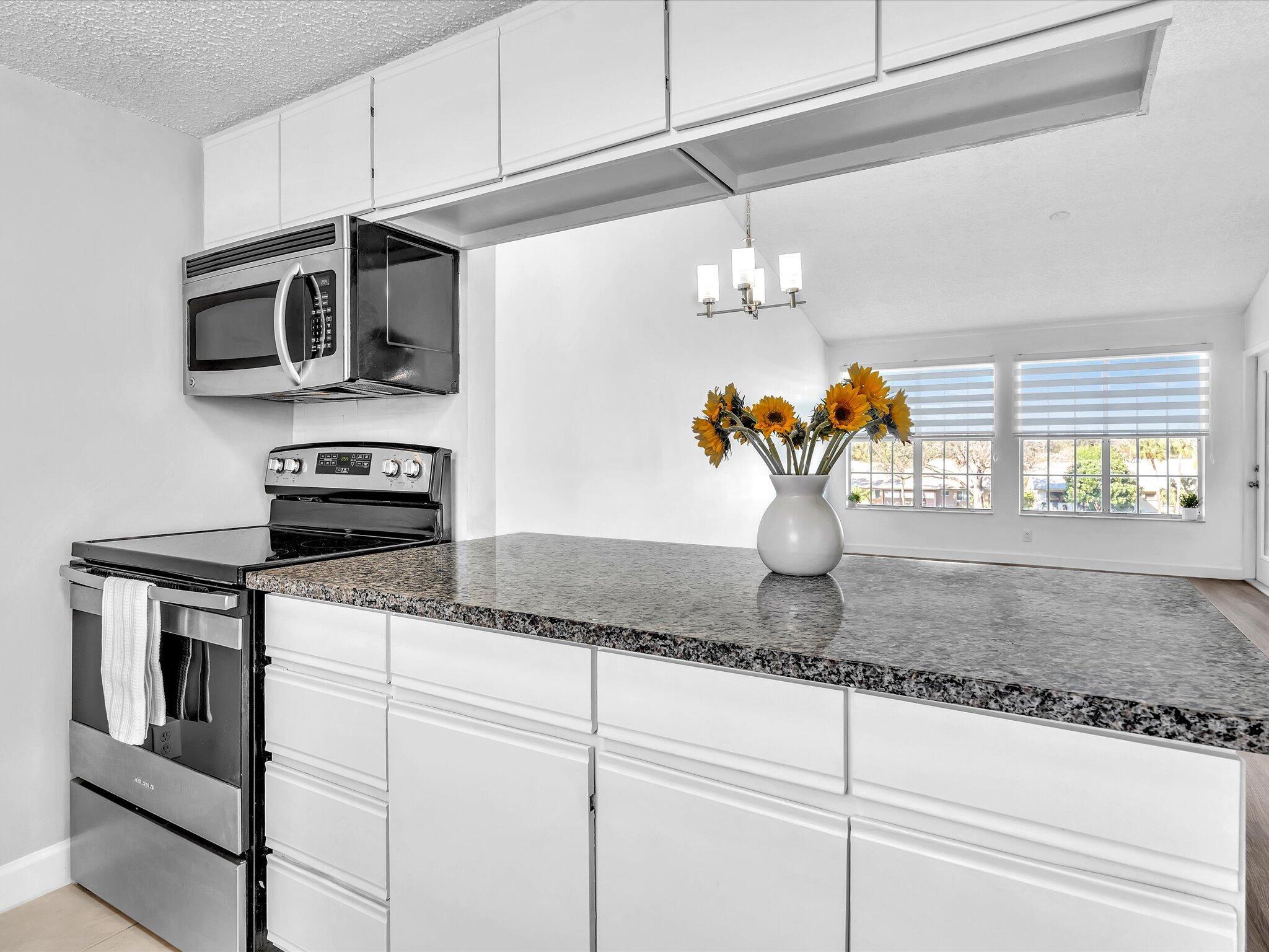 6284 La Costa Drive, Unit K Boca Raton, FL 33433 - Photo 11 of 57 Sunny & Bright