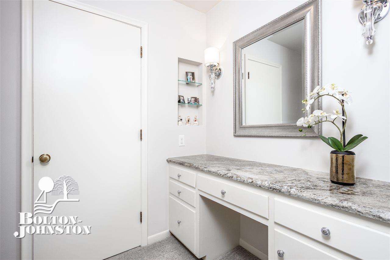 53 Stonehurst Road Grosse Pointe, MI 48236 - Photo 31 of 71 31374249-30.JPG