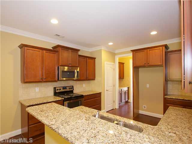 208 Jordan Ridge Way Jamestown, NC 27282 - Photo 9 of 16 Kitchen.