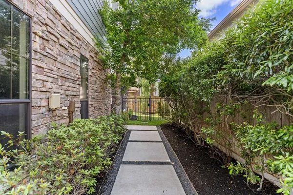 $460,000 | 1118 West 25th Street, Houston, TX 77008