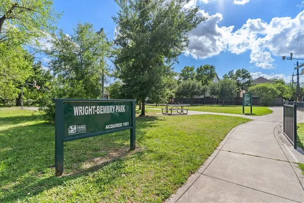 $460,000 | 1118 West 25th Street, Houston, TX 77008