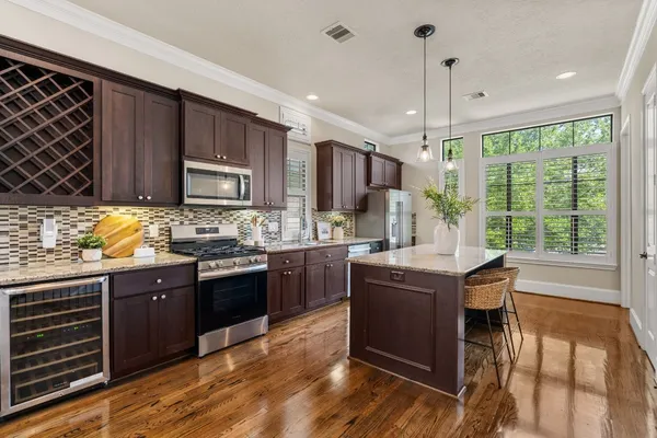 $460,000 | 1118 West 25th Street, Houston, TX 77008