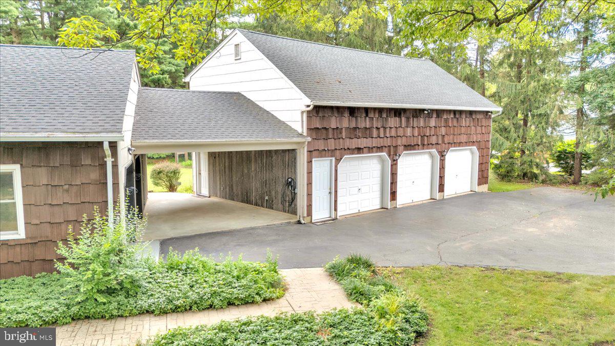298 North Post Road Princeton Junction, NJ 08550 - Photo 5 of 35 a front view of a house with a garden