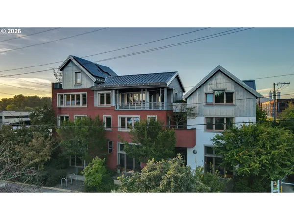 $675,000 | 321 Mill Street, Unit 3, Eugene, OR 97401