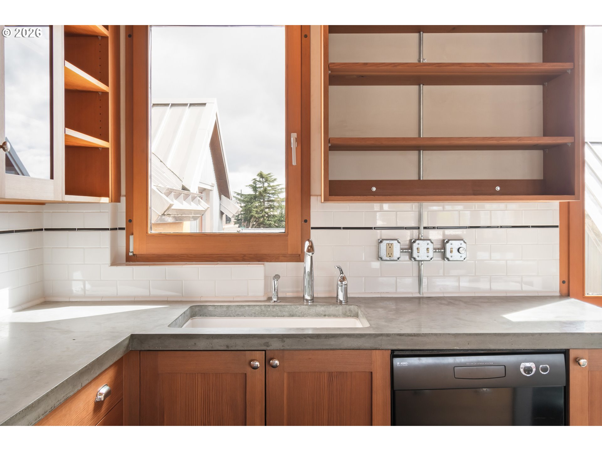 321 Mill Street, Unit 3 Eugene, OR 97401 - Photo 4 of 46