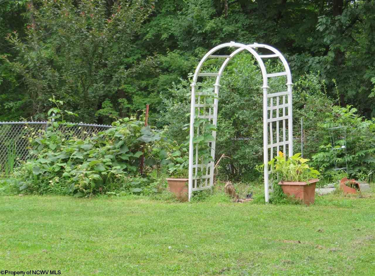 119 Valley Falls Road Fairmont, WV 26554 - Photo 4 of 20 Gallery Image 4