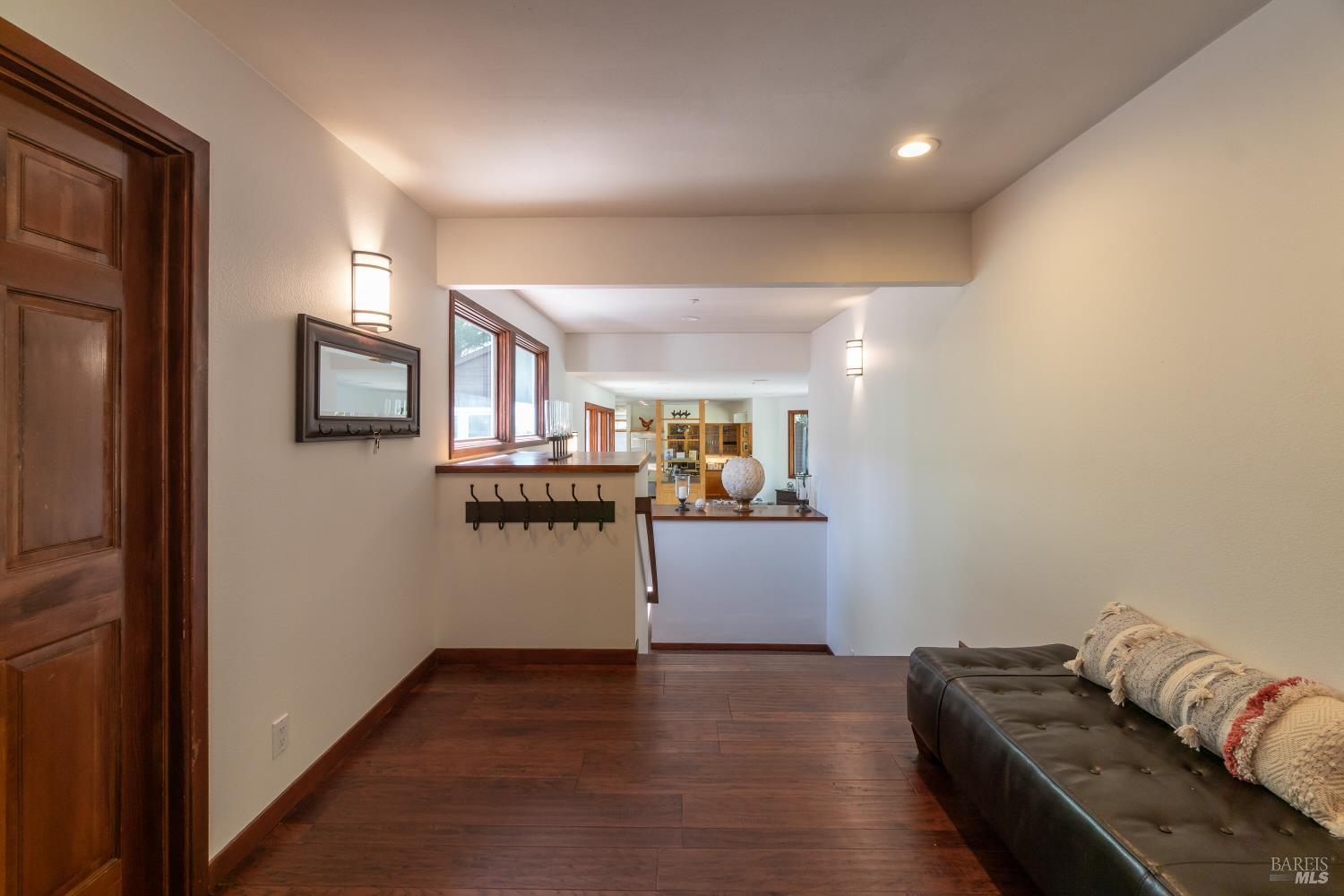 8 Circle Road San Rafael, CA 94903 - Photo 5 of 51 a room with furniture and wooden floor