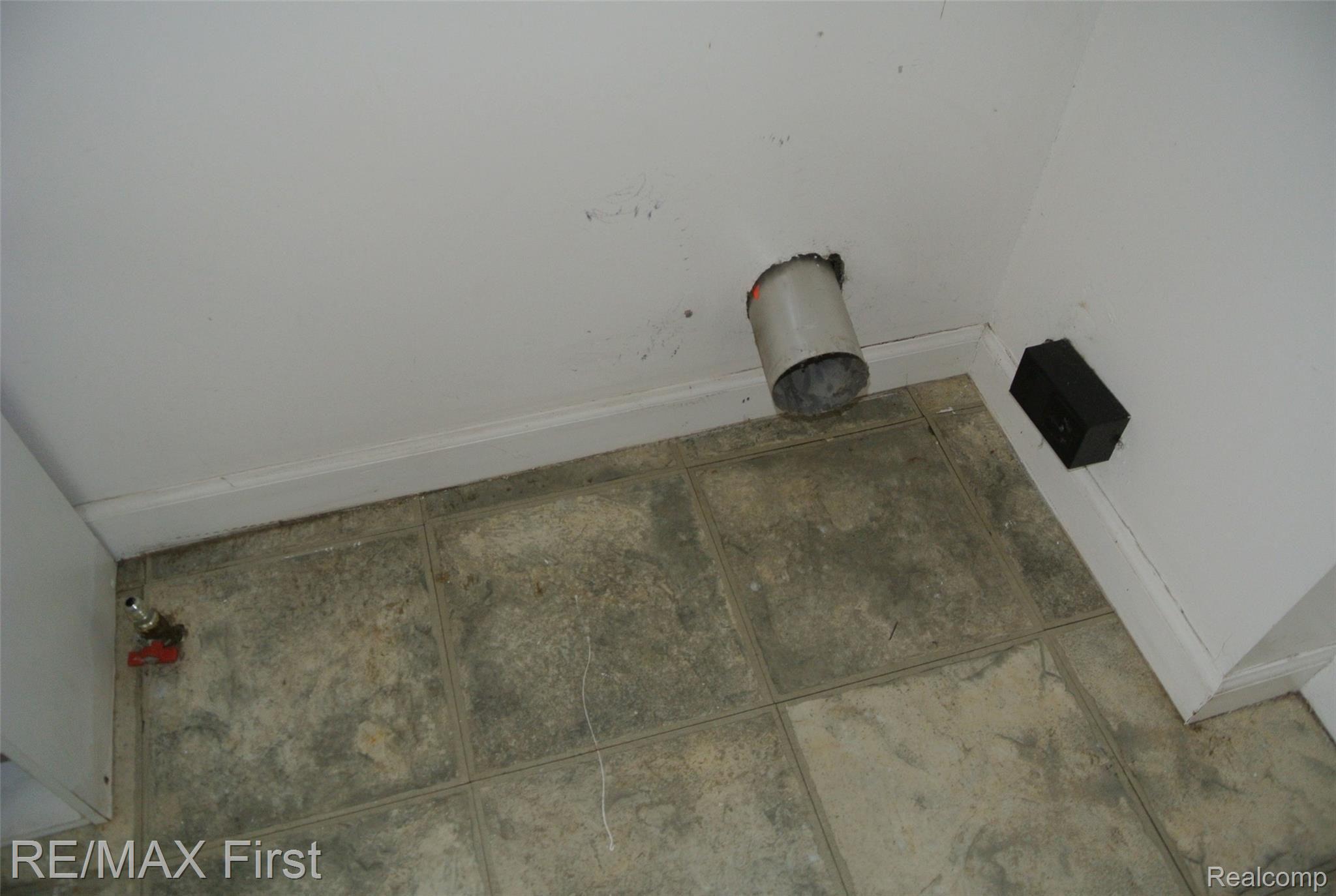 6955 Merriman Road Romulus, MI 48174 - Photo 21 of 23 DSC_1502.JPG