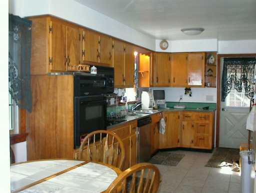 718 North Pike Road Cabot, PA 16023 - Photo 2 of 4
