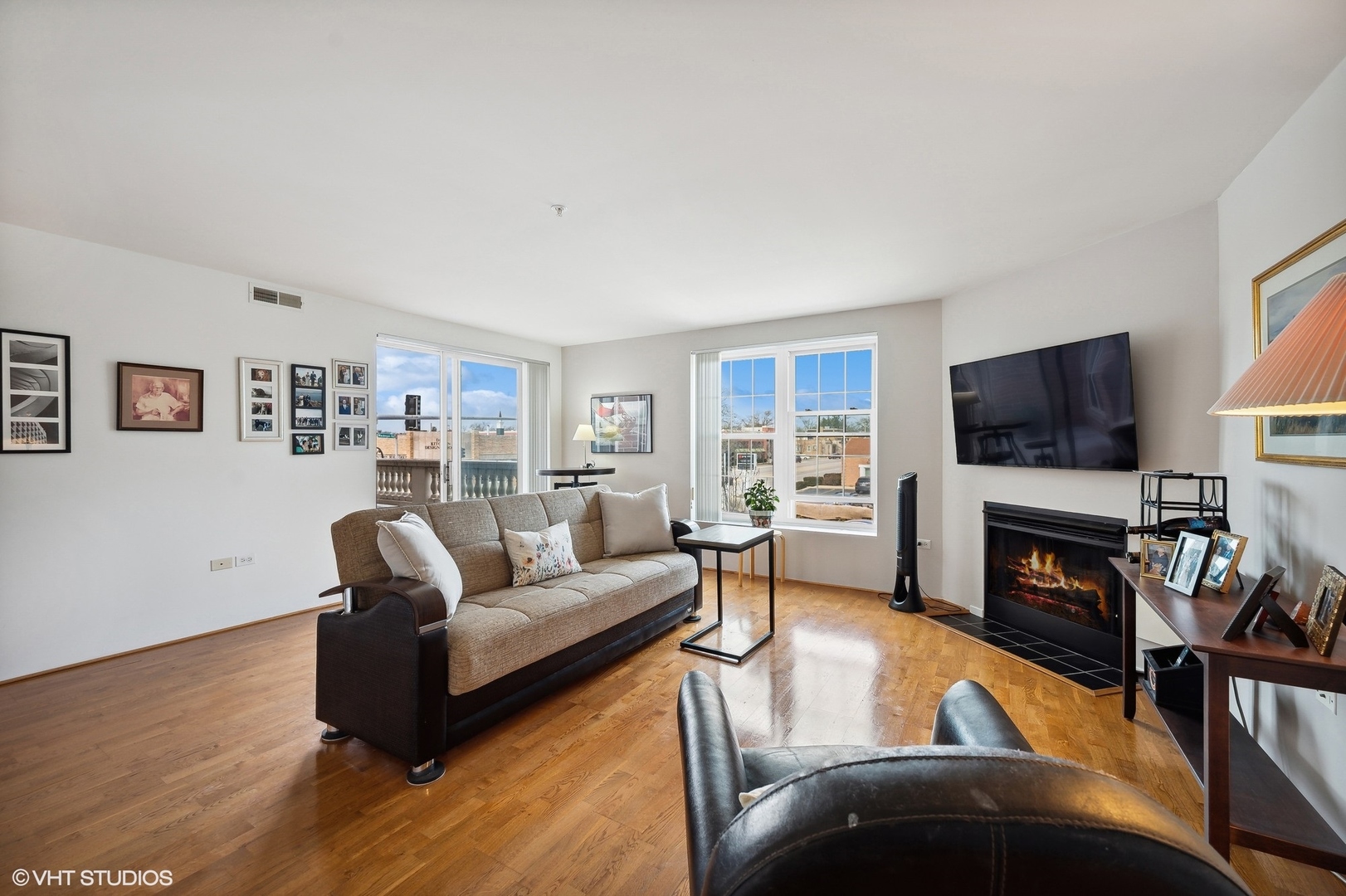 1621 Glenview Road, Unit 225 Glenview, IL 60025 - Photo 4 of 11