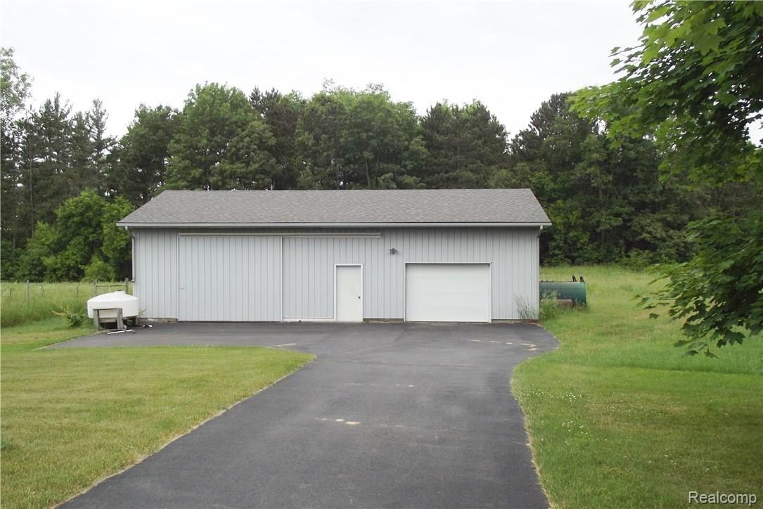 3214 West Cohoctah Road Byron, MI 48418 - Photo 6 of 25 DSCF7343.JPG