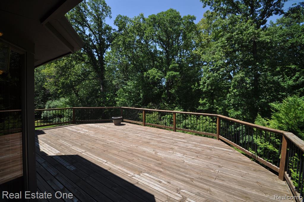 2185 Clinton View Circle Rochester Hills, MI 48309 - Photo 29 of 36