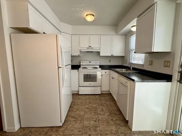 $1,700 | 22 Dartmouth Drive, Groton, CT 06355