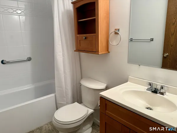 $1,700 | 22 Dartmouth Drive, Groton, CT 06355