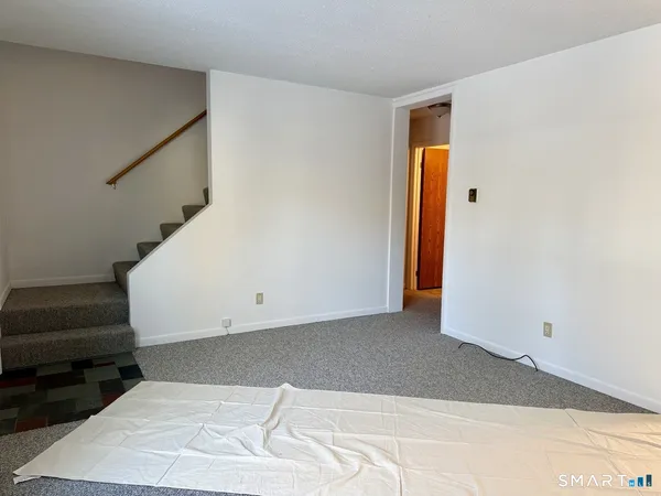 $1,700 | 22 Dartmouth Drive, Groton, CT 06355