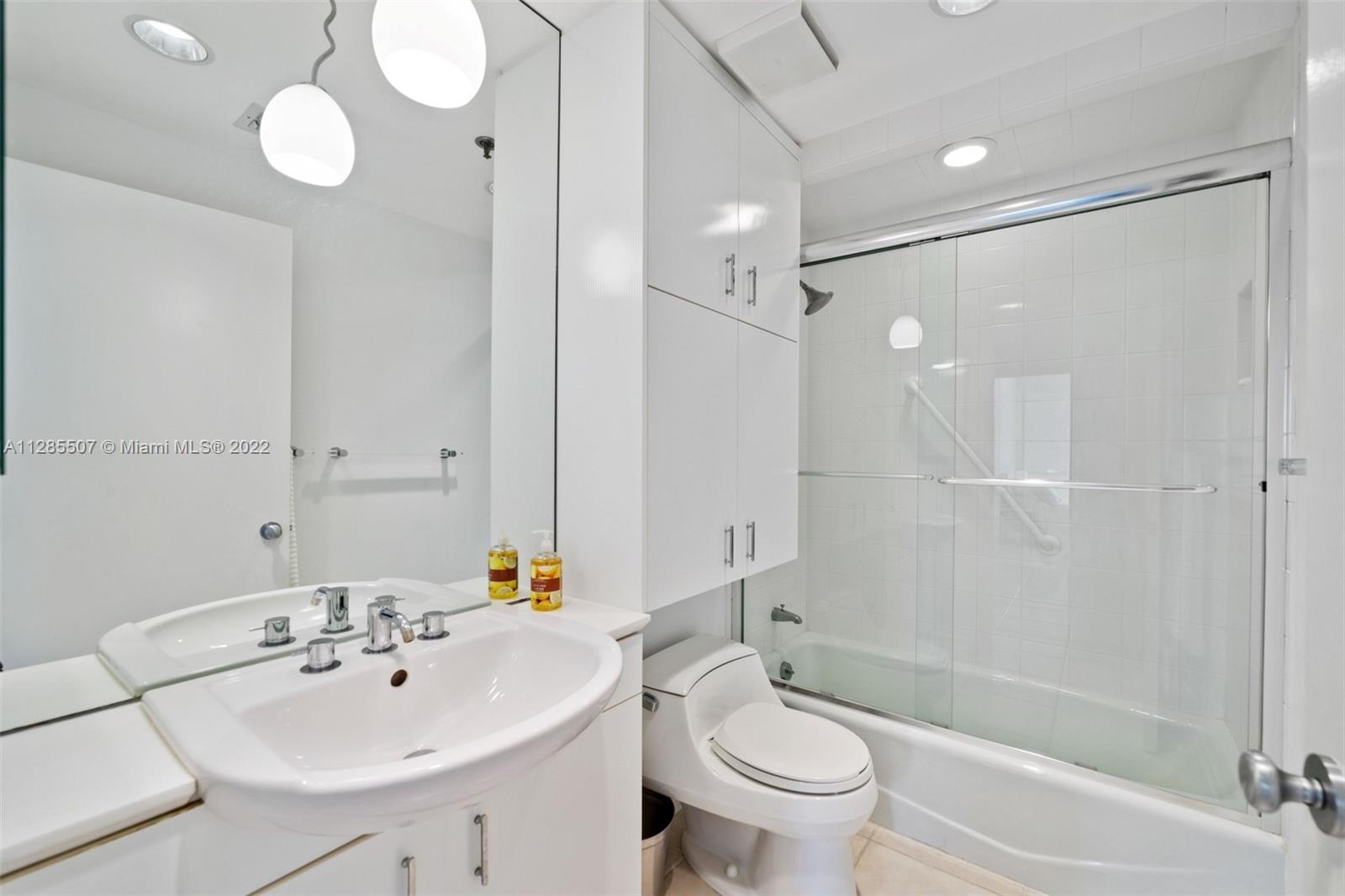 201 Crandon Boulevard, Unit 927 Key Biscayne, FL 33149 - Photo 13 of 15