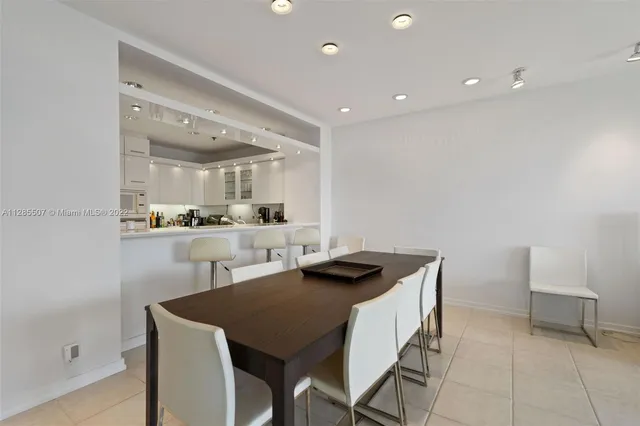 $6,000 | 201 Crandon Boulevard, Unit 927, Key Biscayne, FL 33149