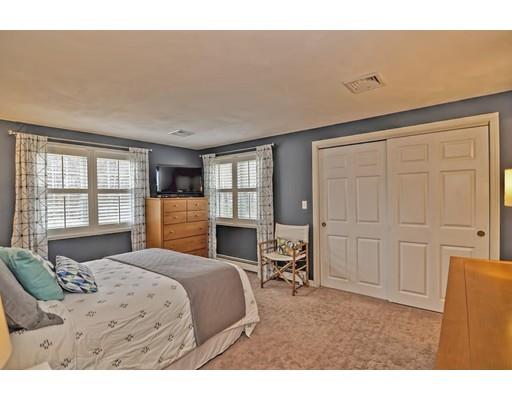 121 Pinecrest Road Holliston, MA 01746 - Photo 8 of 29 Gallery Image 8