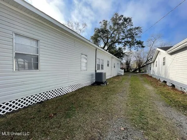 $139,900 | 4040 West Pine Street, Moss Point, MS 39563