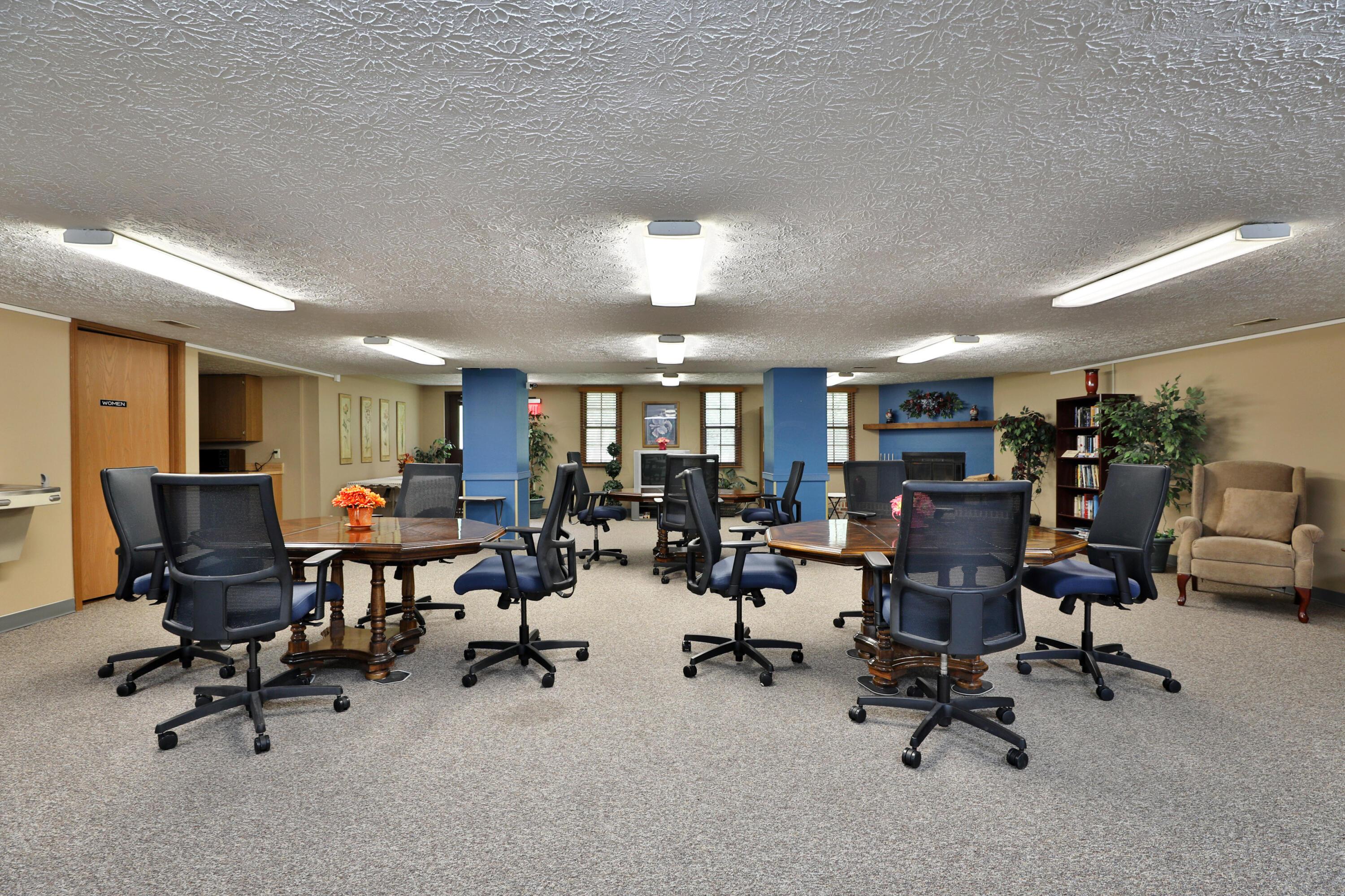 4119 Karl Road, Unit 305 Columbus, OH 43224 - Photo 8 of 37 common Area