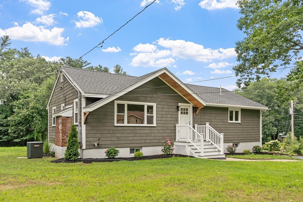 12 Harriman Road Merrimac, MA 01860 - Photo 4 of 41