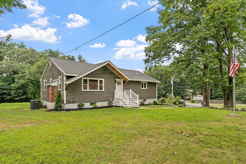 12 Harriman Road Merrimac, MA 01860 - Photo 5 of 41