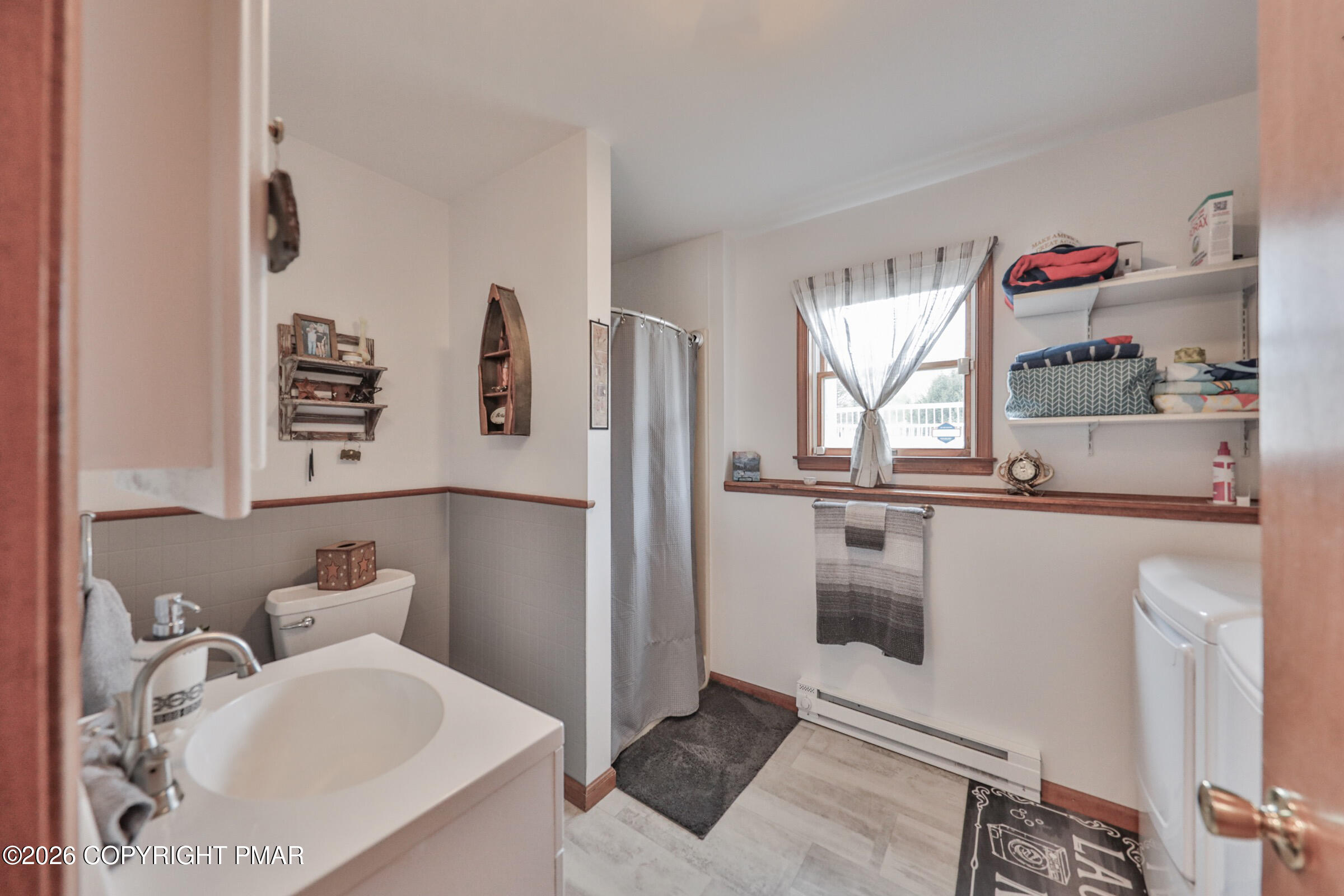 1040 Stagecoach Road West Lehighton, PA 18235 - Photo 38 of 76 Full bathoom & Laundry