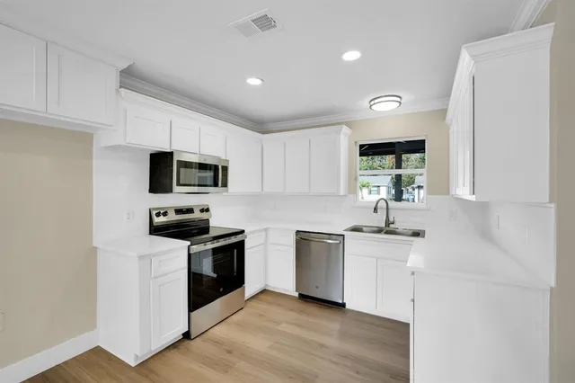 $219,900 | 610 Colgate Drive, Lancaster, TX 75134