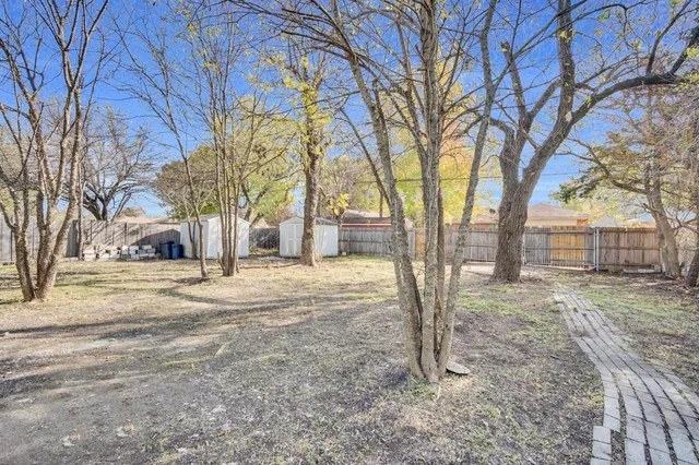 $219,900 | 610 Colgate Drive, Lancaster, TX 75134