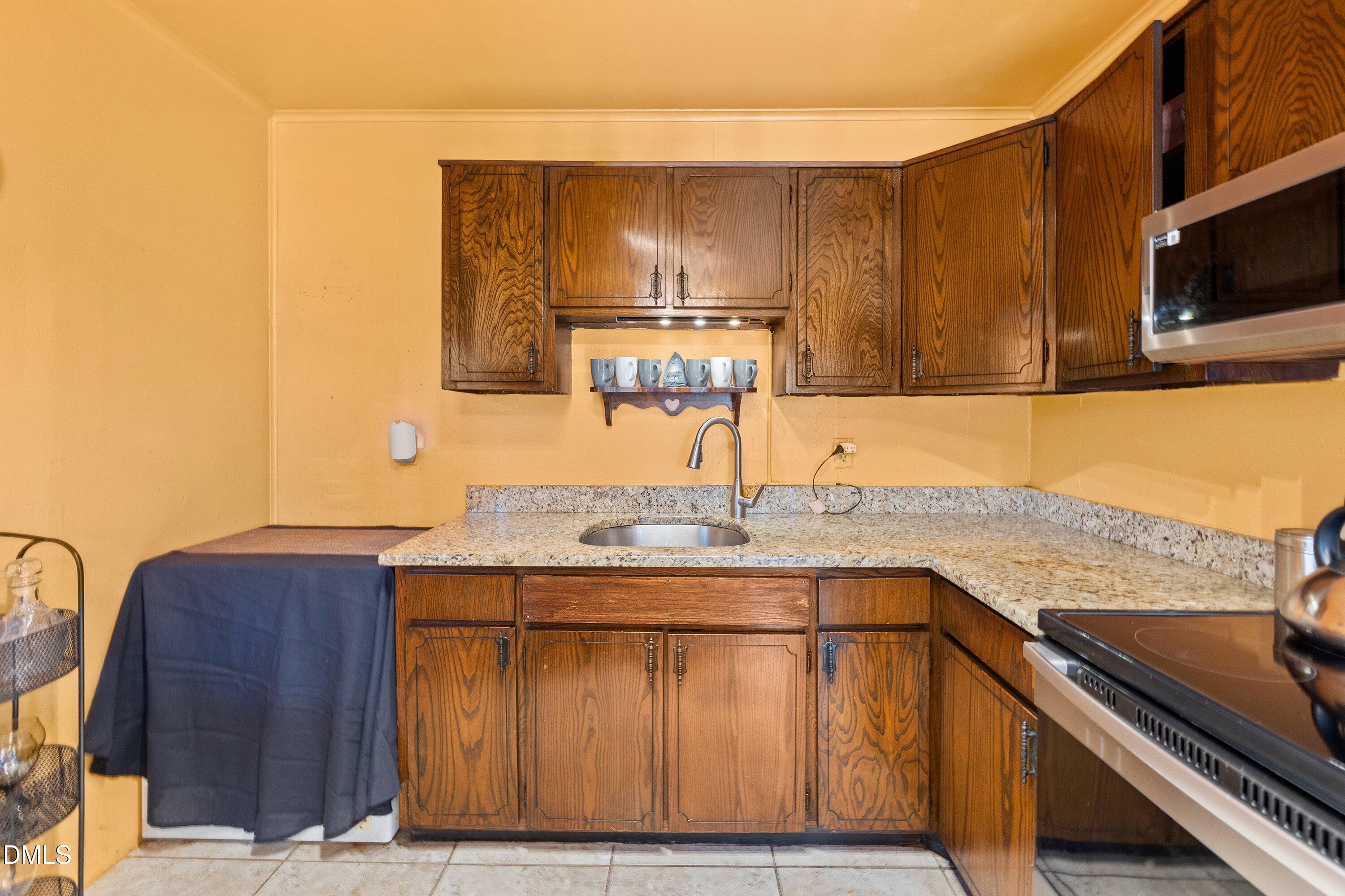 601 Wexford Drive Raleigh, NC 27603 - Photo 19 of 51 27-601 Wexford_8180